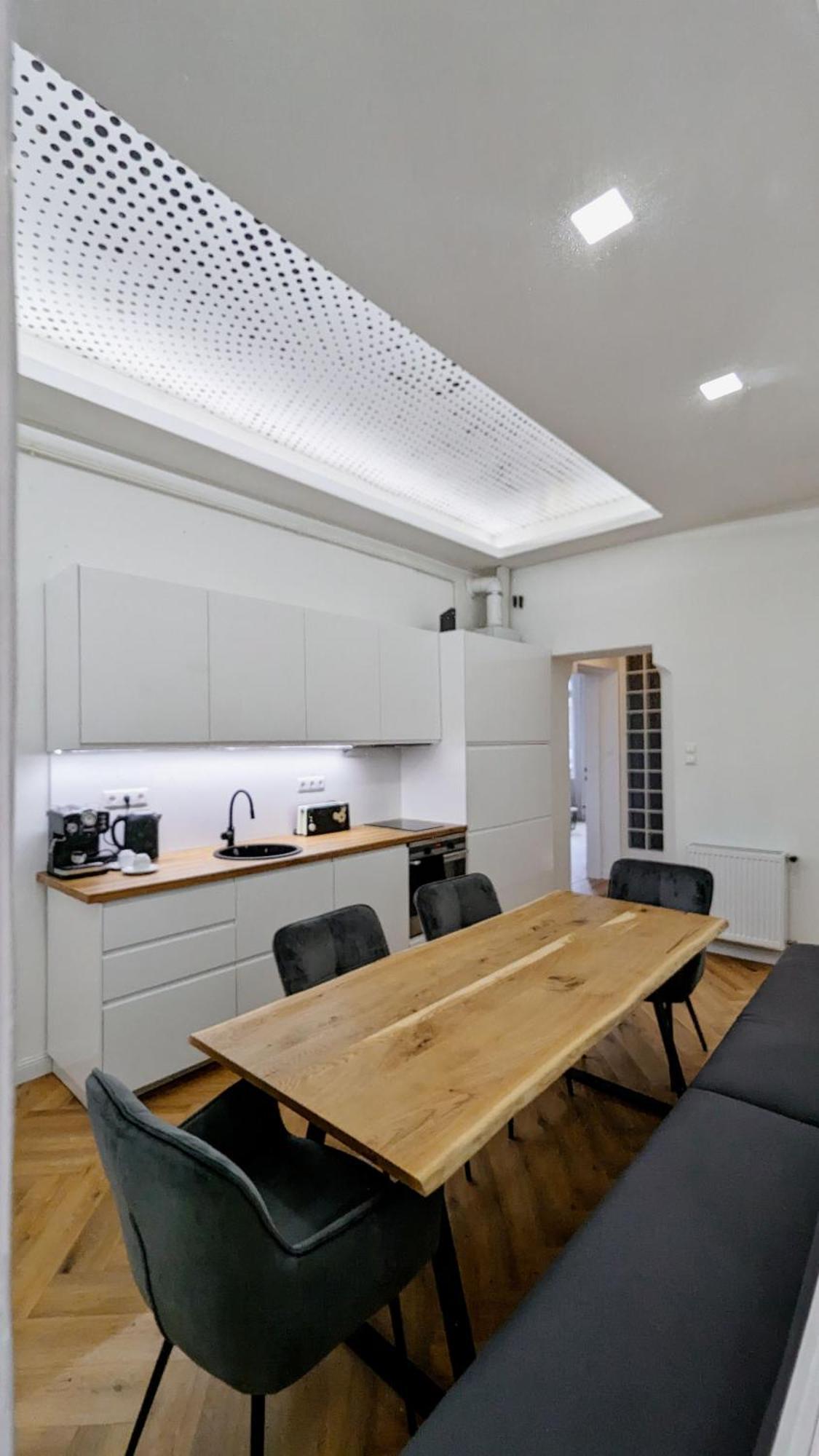 Pedestrian Apartment, The Best Location ブダペスト エクステリア 写真