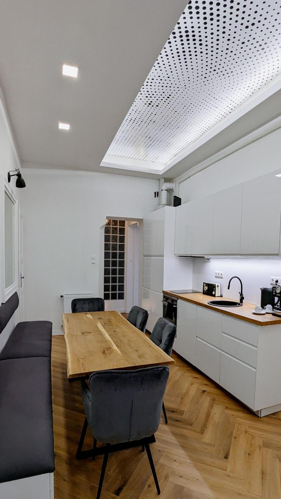Pedestrian Apartment, The Best Location ブダペスト エクステリア 写真
