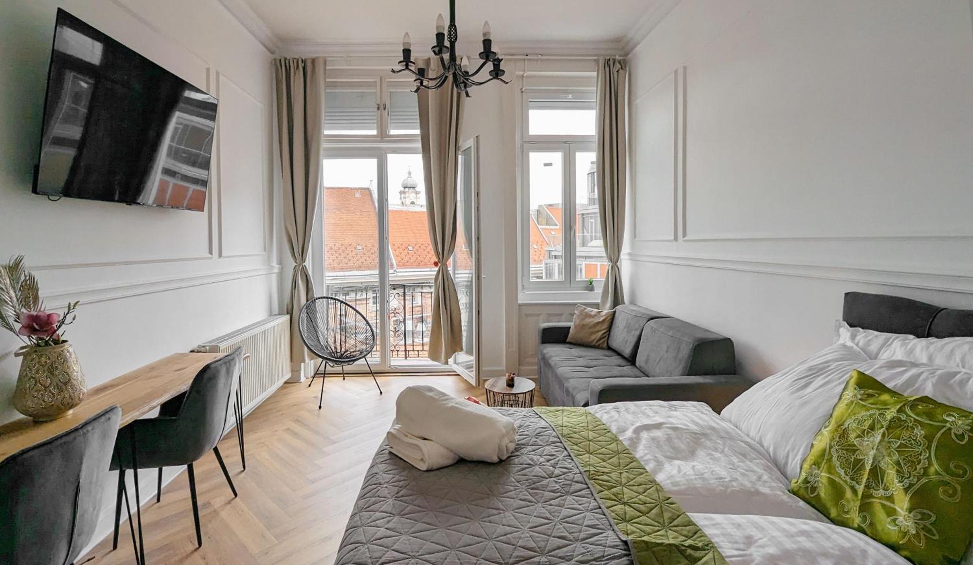 Pedestrian Apartment, The Best Location ブダペスト エクステリア 写真