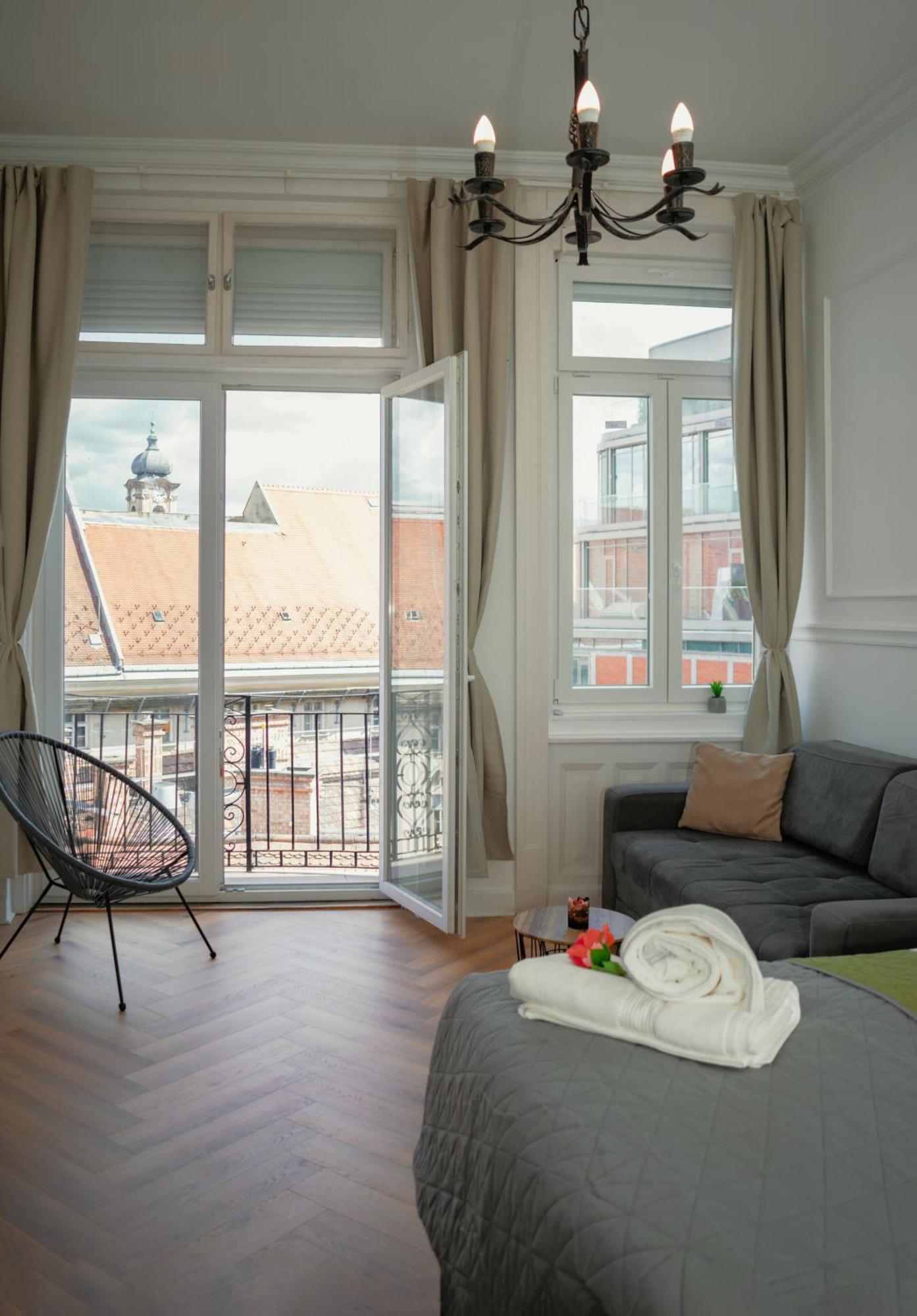 Pedestrian Apartment, The Best Location ブダペスト エクステリア 写真